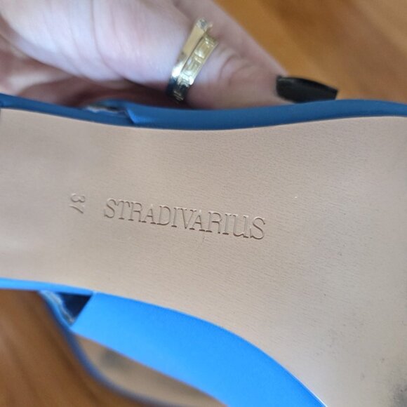 Stradivarius Cerulean Blue Sling Back Pumps - Picture 6 of 8